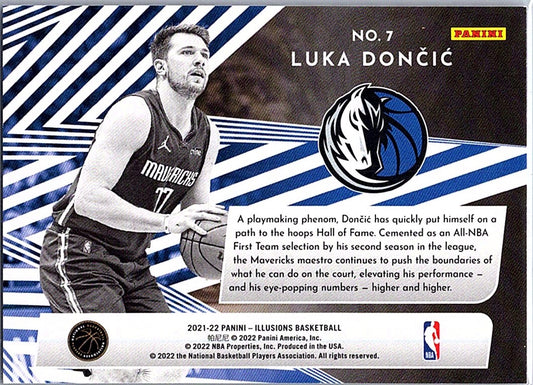 2021-22 Panini Illusions LUKA DONCIC #7 Chasing the Hall Mavericks Emerald